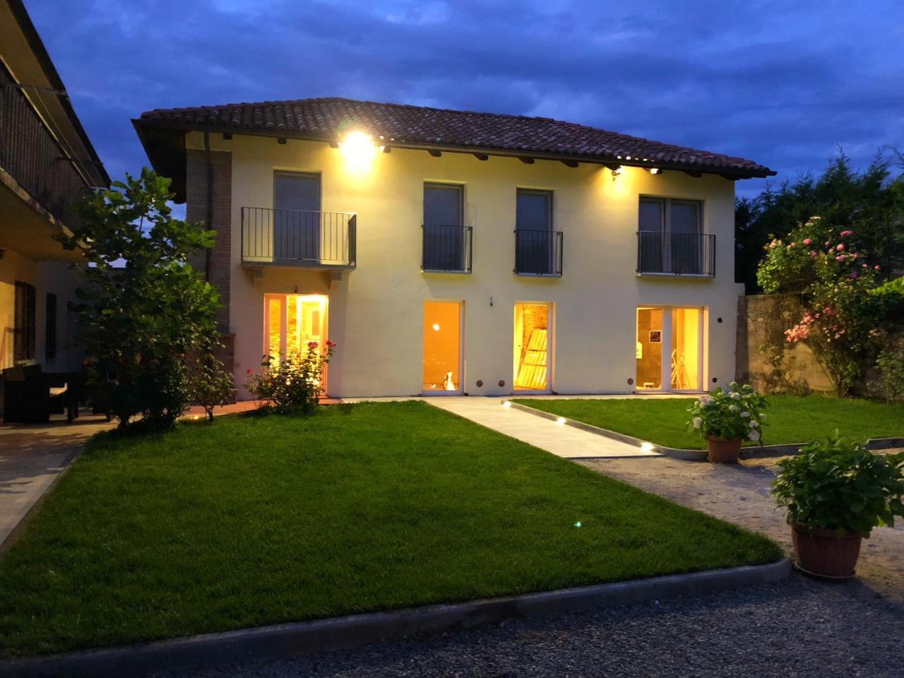 Villa Barbero Alba Langhe Mango Exteriör bild